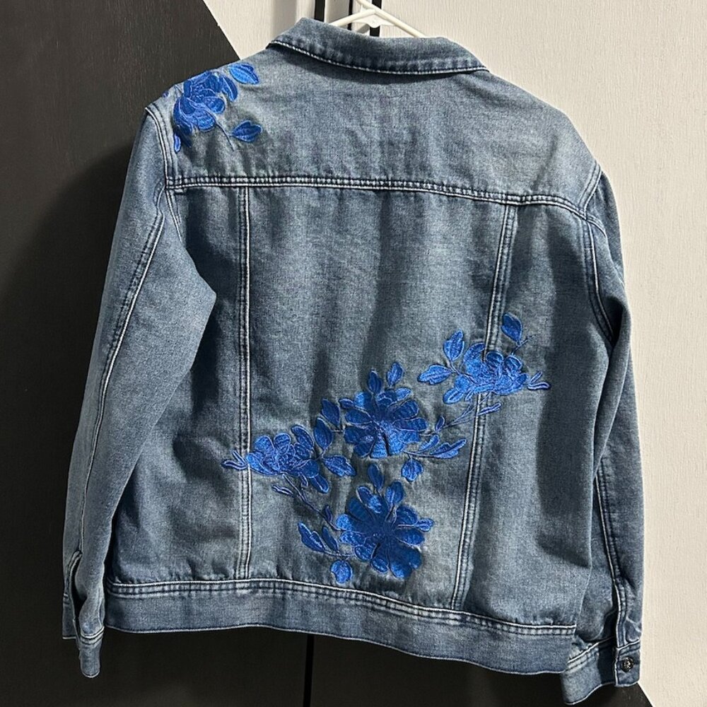 Seven7 Blue Floral Embroidered Jean Jacket‎ Women's Size L